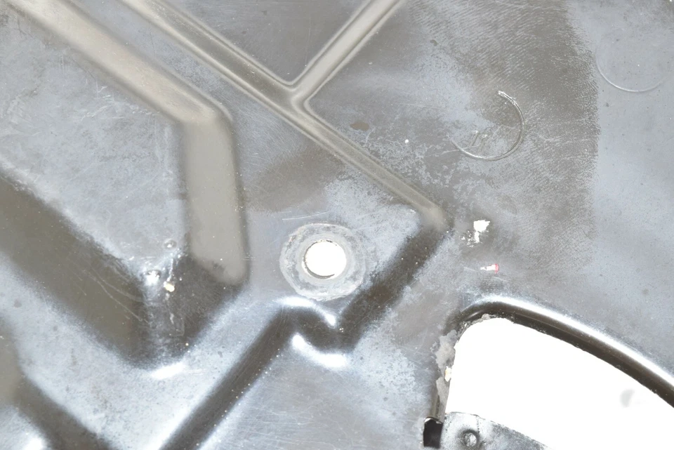 Placa de protección de freno delantera derecha BMW E46 316i 318i 320i 328i 34116750130 usado Foto 4 de 4