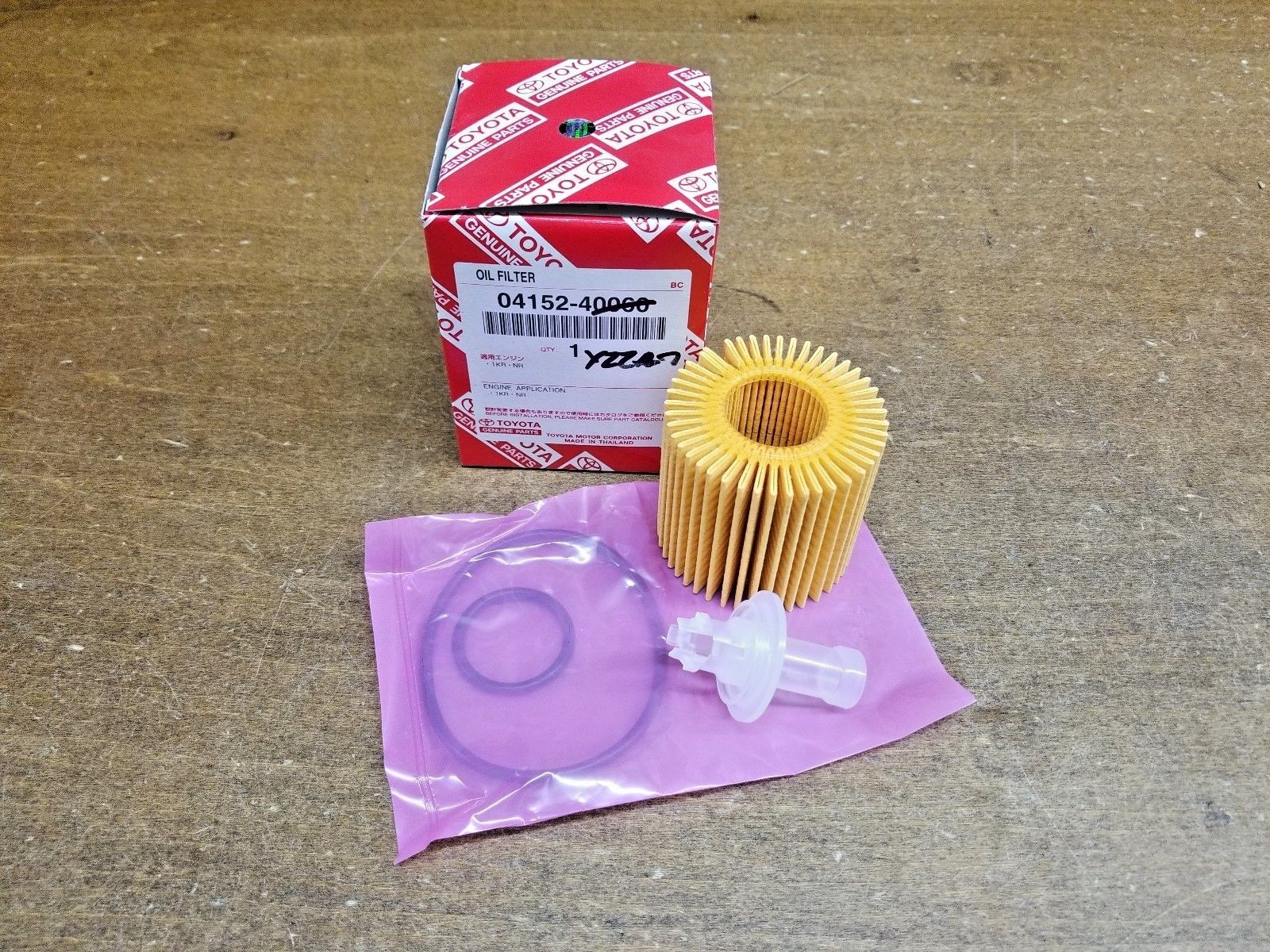 04152YZZA7, Qty 10, Toyota & Lexus Oil Filters With Drain Plug Gaskets