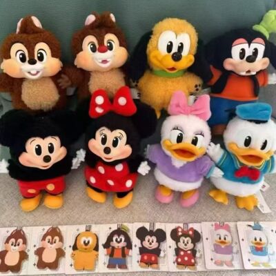 popmart Disney MICKEY Family 3体セット Disney Genuine Popmart Mickey Family Cute Together Keychain