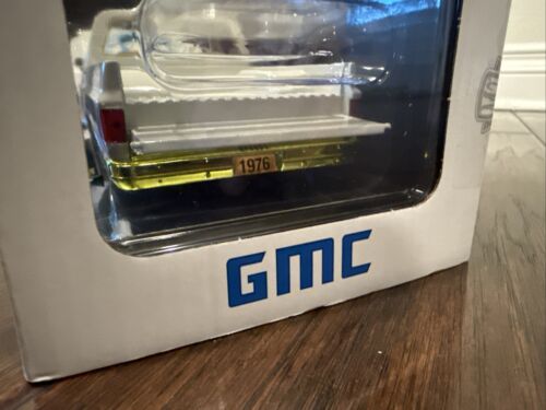 Chase 1976 GMC SIERRA GRANDE 15 PICKUP EGGSHELL WHITE 1/24 BY M2 40300-127 B - Picture 6 of 6