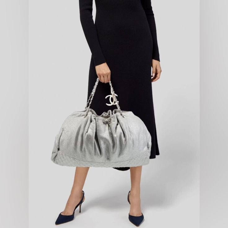 AUTH CHANEL MELROSE DRAWSTRING SILVER METASLLIC JERSEY CC LOGO