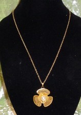 NECKLACE WITH 18K GOLD PLATED NOBLE HOLLOW FLOWER PEARL PENDENT