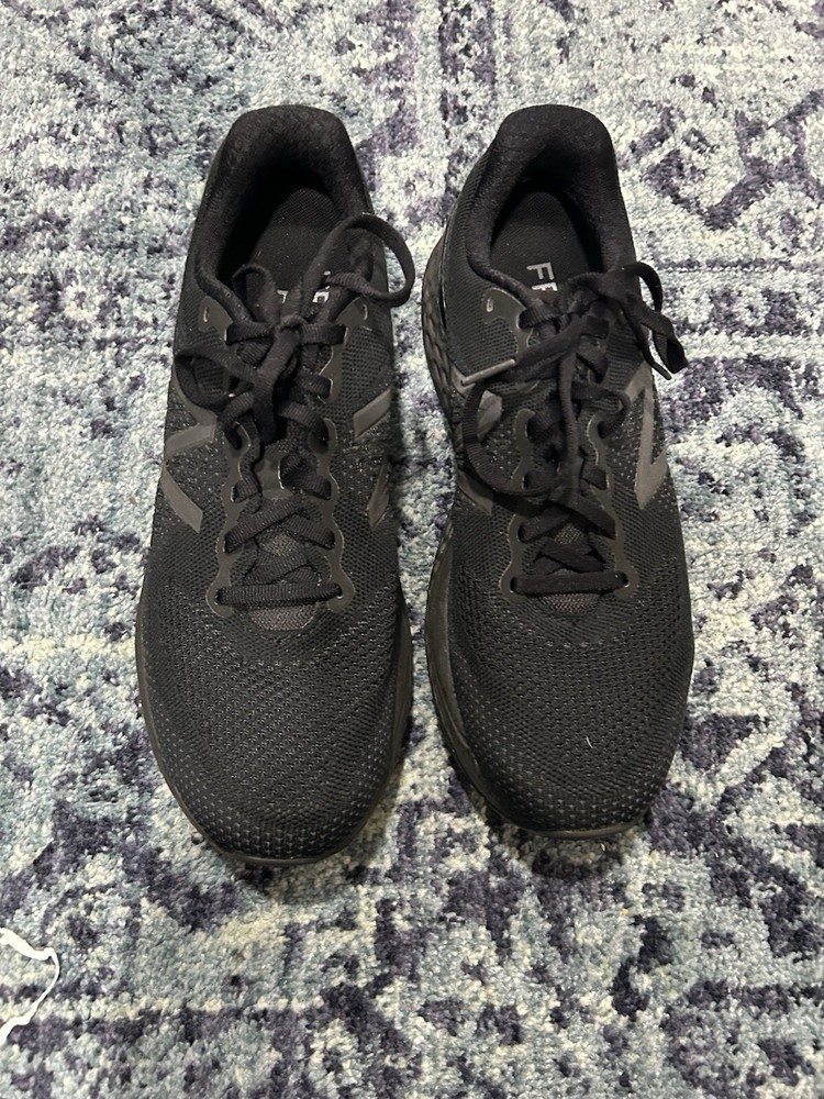 New Balance Women’s Size 10 W880T10 In Black. Great Condition