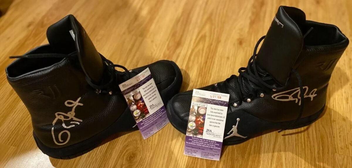 RARE Roy Jones Jr. Signed Autographed NIKE Air Jordan boxing RARE Roy Jones Jr. Signed Autographed NIKE Air Jordan boxing