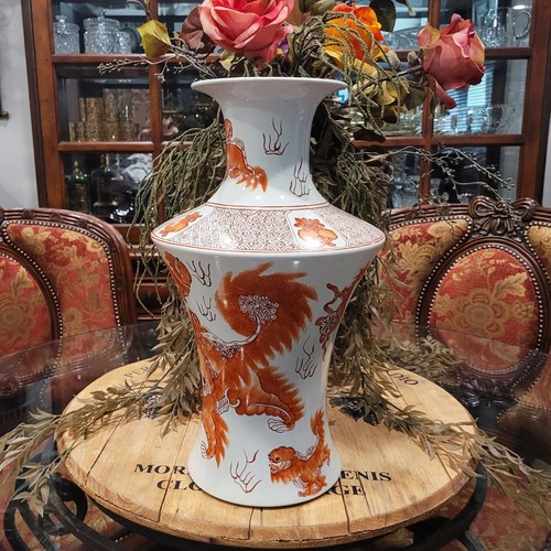 Vintage Chinese Iron Red Foo Lions Porcelain Vase with Calligraphy - Picture 3 of 9
