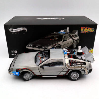 デロリアン 1/18スケール モデル Hot Wheels Hot Wheel 1/18 Model Car Toy DeLorean DMC-12 Back to the future II
