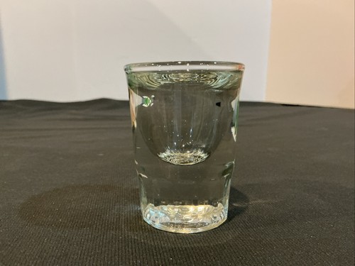 1.25 oz FLUTED LIQUOR/WHISKEY SHOT GLASS LIBBEY 5135/BARS/TAVERNS