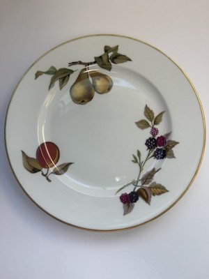 Royal Worcester Evesham Gold 8¼  Salad Plate   England 
