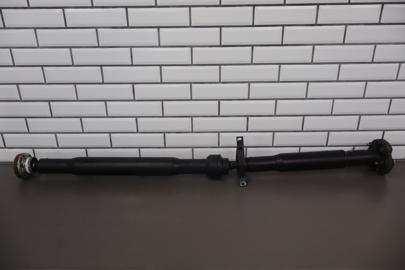 14-17 Maserati Ghibli 3.0T AWD Rear 2 Piece Drive Shaft OEM (06700085460) 77K