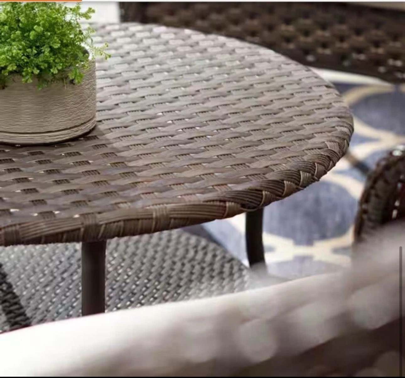 New Stywell  32" Woven  Patio Coffee Table in Brown 32”dia/18” H , All Weather