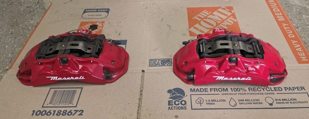 Maserati Ghibli 2014-2021 Front Left, right Brembo brake calipers with pads Pair