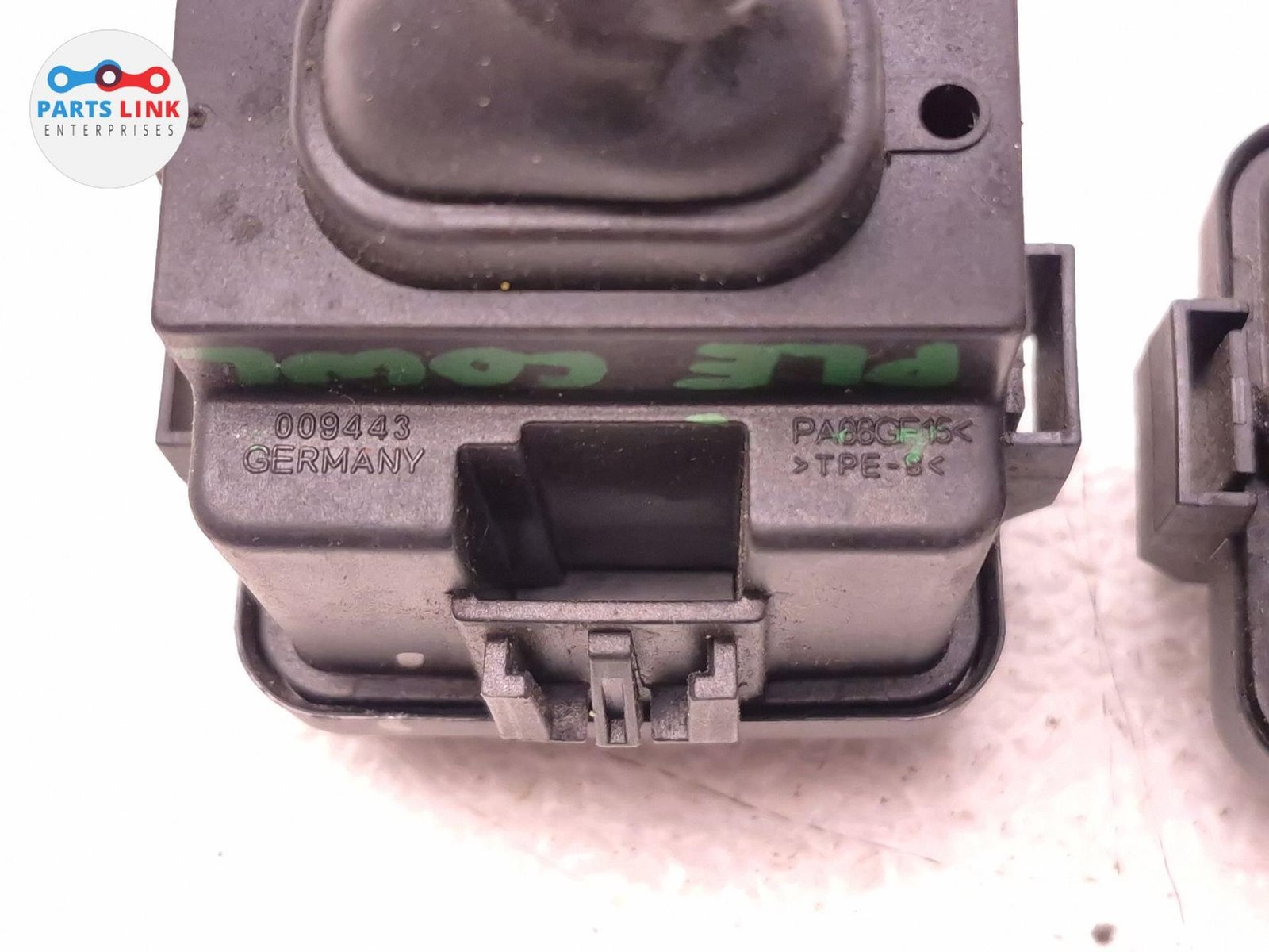 Bentley Bentayga 2016-2020 FRONT+RIGHT Fuse box