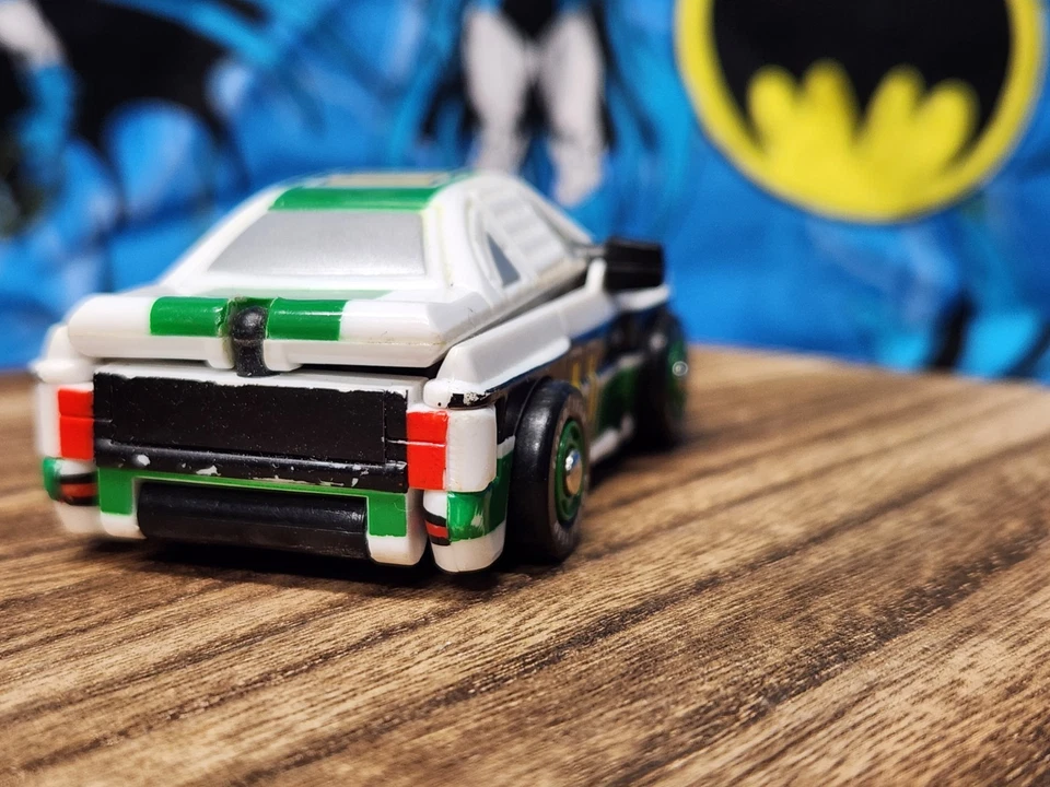 SUPER RARE 1990 LEWIS GALOOB TOYS TRANSFORMER #11 CAR To AMBULANCE  - Image 4 of 4