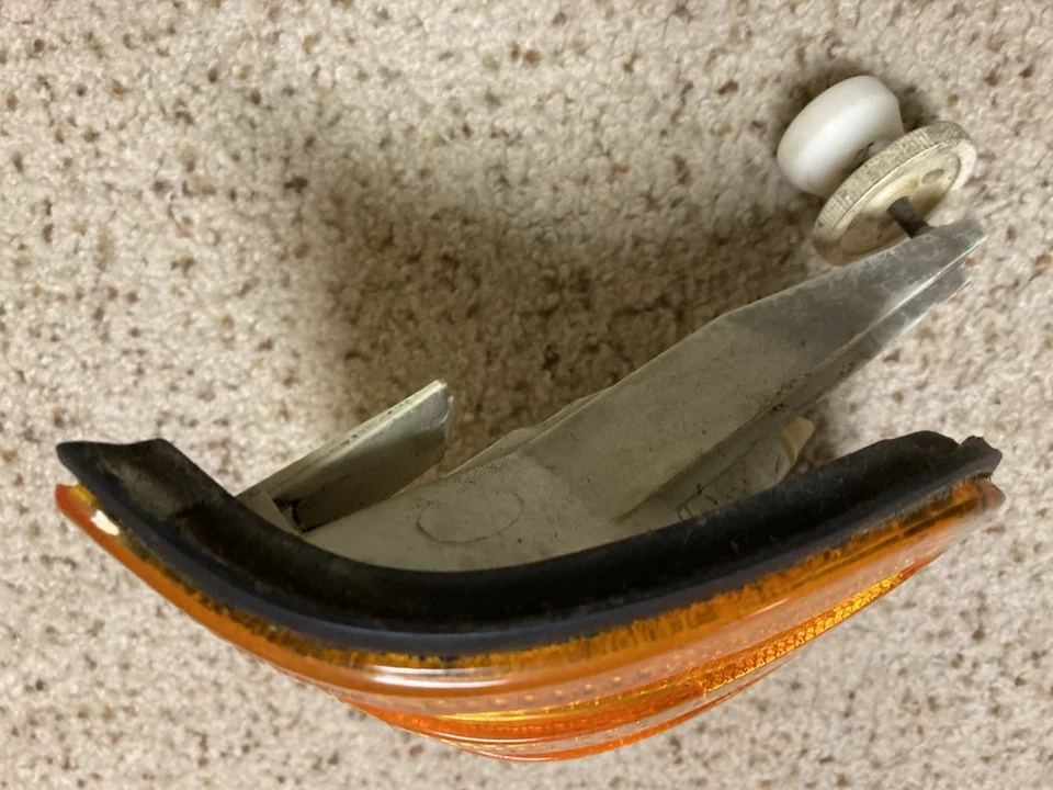 1982-1993 Mercedes-Benz W201 190E 190D dianteiro direito sinal de seta original do fabricante - Imagem 3 de 4