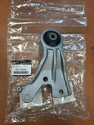 MITSUBISHI OEM GENUINE MOUNTING Rear Engine Mount Bracket 3517A053 - Изображение 2 из 3