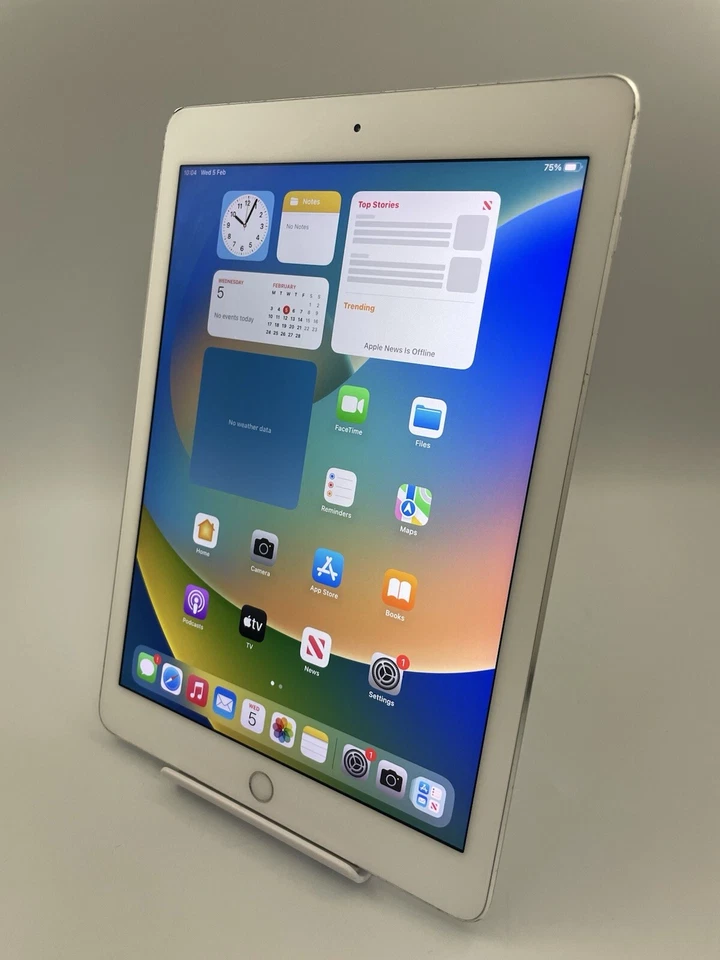 Apple iPad Pro 1st Gen 9.7" A1674 Silver Unlocked 32GB 128GB 256GB iPadOS Tablet - Image 4 of 4