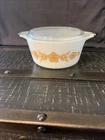 Pyrex Vintage Butterfly Gold with Lid 2 Quarts Casserole 474 C33