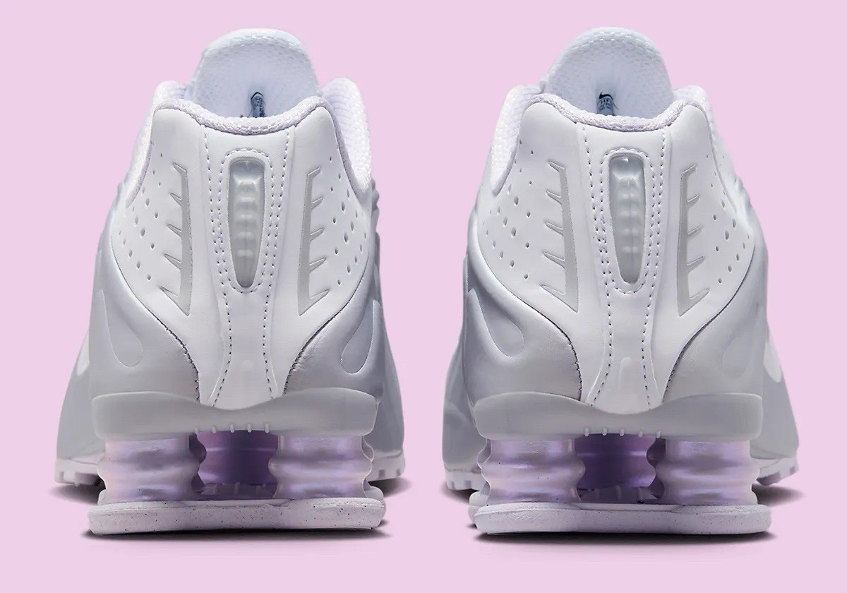 【ナイキ】★(W) Nike Shox R4 Barely Rose llic Platinum★ Shop Nike Shox R4 AR3565-600 pink | SNIPES USA