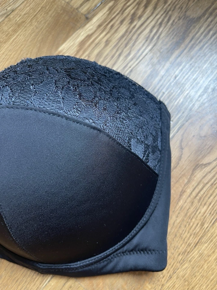 Sujetador Ashley Stewart - 42D 6 vías mariposa negro sin tirantes con aros Foto 2 de 4