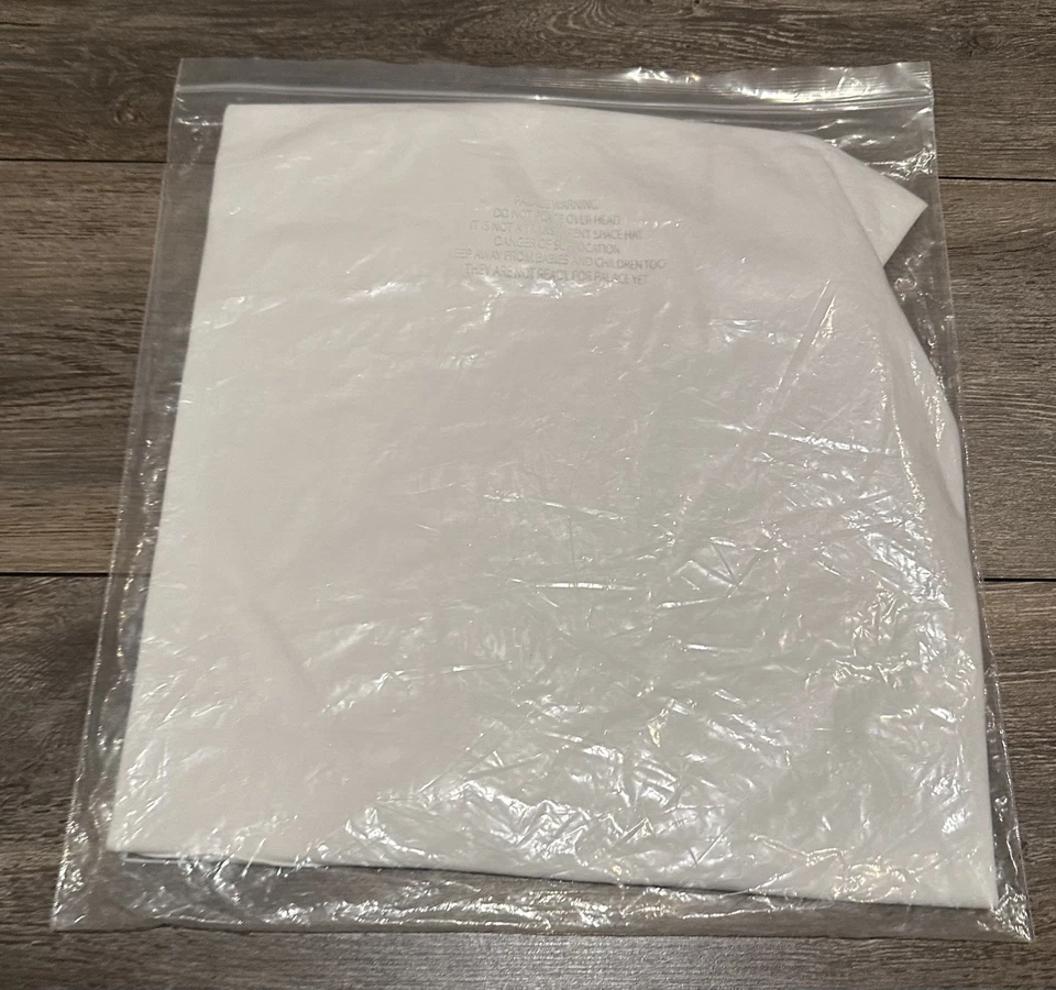 Nueva Camiseta Blanca Palace Piolín Bolsillo Talla L - Imagen 3 de 4