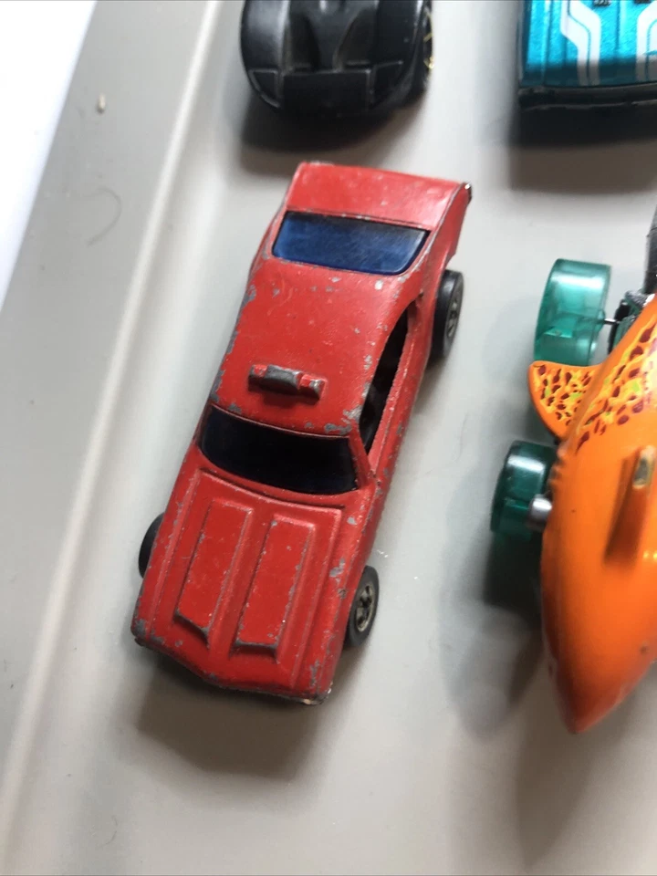 LOT OF 7 HOT WHEELS  CARS 1990s and 2000s See Photos Old Car - Image 4 of 4