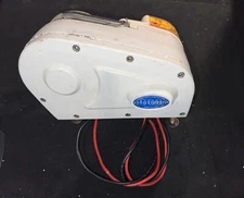 LEWMAR HORIZON 900 WINDLASS WITH MOTOR TO REPAIR