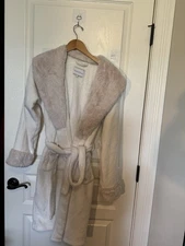 Peaches And Dreams Robe Women's S Cream Plush Soft Cozy Luxurious Faux Fur