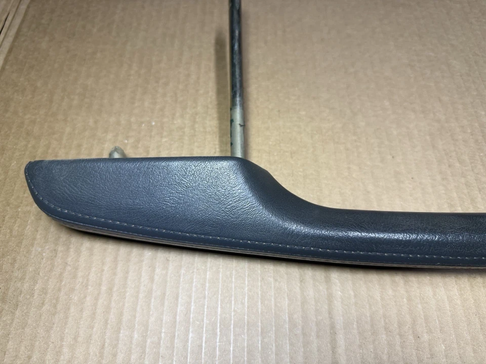 2002 - 2006 凯迪拉克 ESCALADE 右握 DASH INTERIOR GRAB 手柄 — 第 2/4 张图片