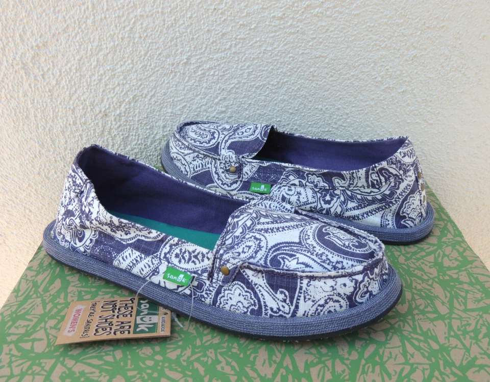 ZAPATOS DE SURF SANUK SHORTY ENVUELTOS PÚRPURA ACERA, TALLA US 6/ EUR 37 ~NUEVOS CON ETIQUETAS Foto 2 de 3