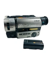 Sony CCD-TR940 Handycam Hi8 XR 8mm Video Camcorder with Battery/tape/strap U966