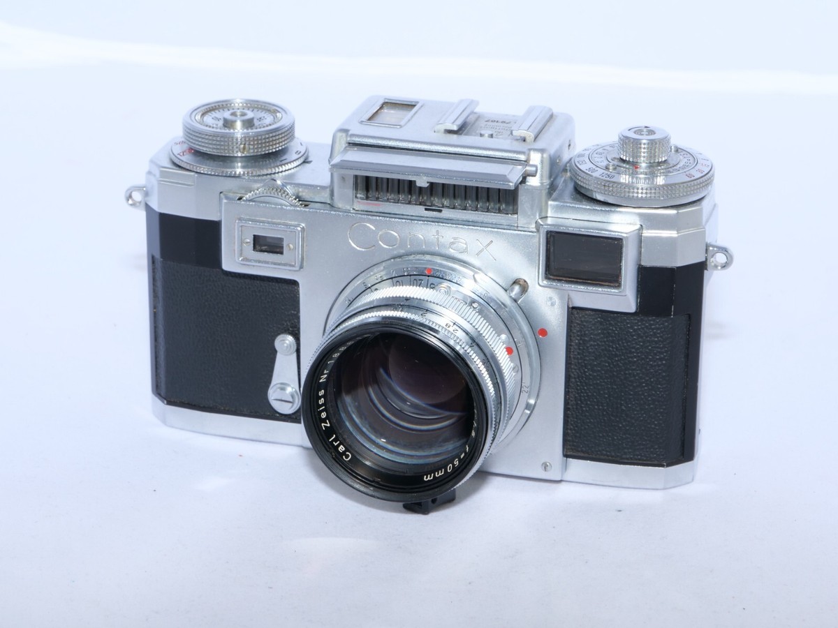 Vintage Zeiss Contax IIIa 35mm Rangefinder Camera. Sonnar Vintage Zeiss Contax IIIa 35mm Rangefinder Camera. Sonnar