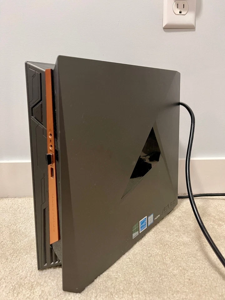 PERFECT CONDITION; ASUS Republic of Gamers GR8 II Mini-Tower Desktop Computer - Image 4 of 4