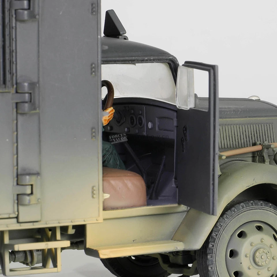 FOV Forces Of Valor 801101B 1/32 GERMAN Opel BLITZ  4x4 AMBULANCE 1940 Diecast - Image 3 of 4