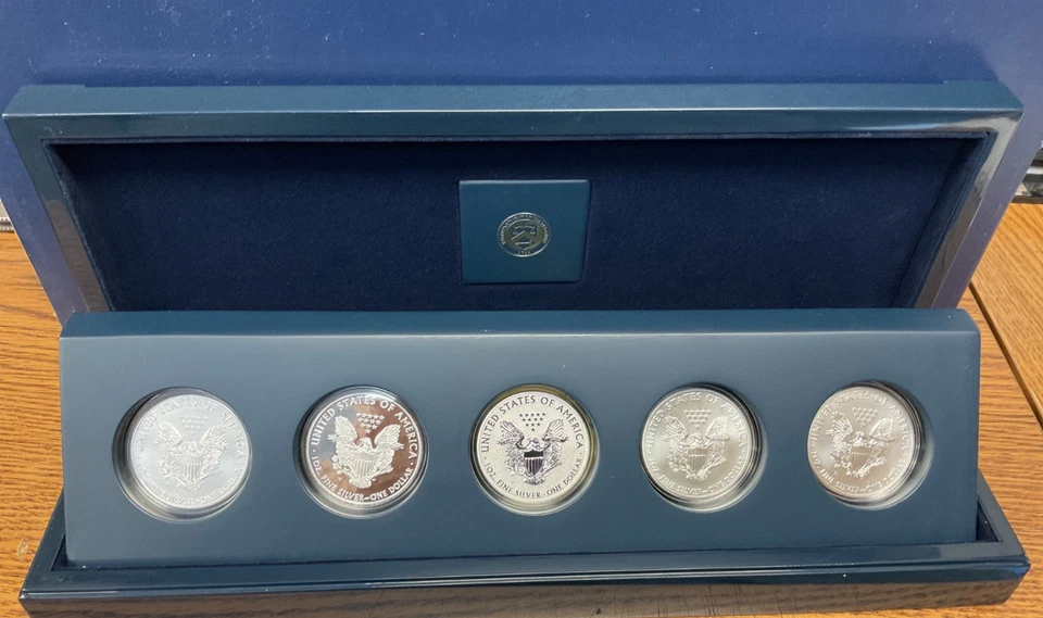 Juego de 5 monedas American Silver Eagle 2011 25 aniversario. Foto 2 de 4