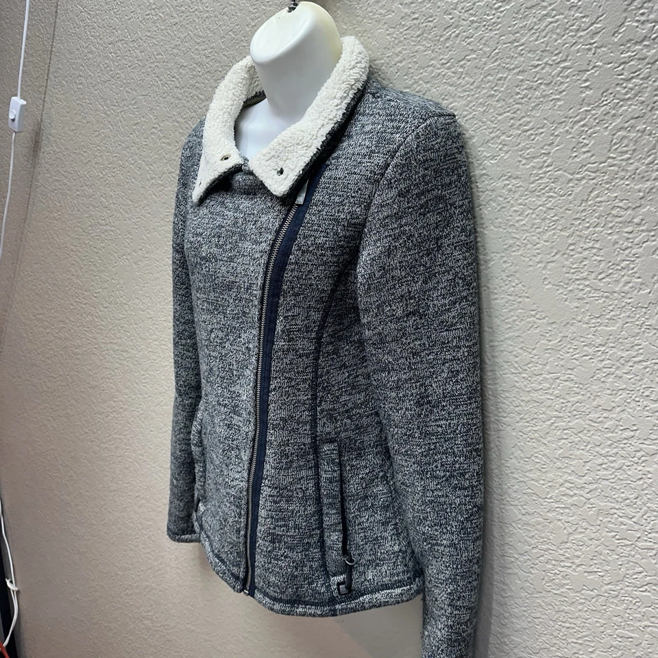 BENCH. Women’s Full Zip Sherpa Sweatshirt Sz Small Navy Blue & Cream Cozy - Image 4 of 4