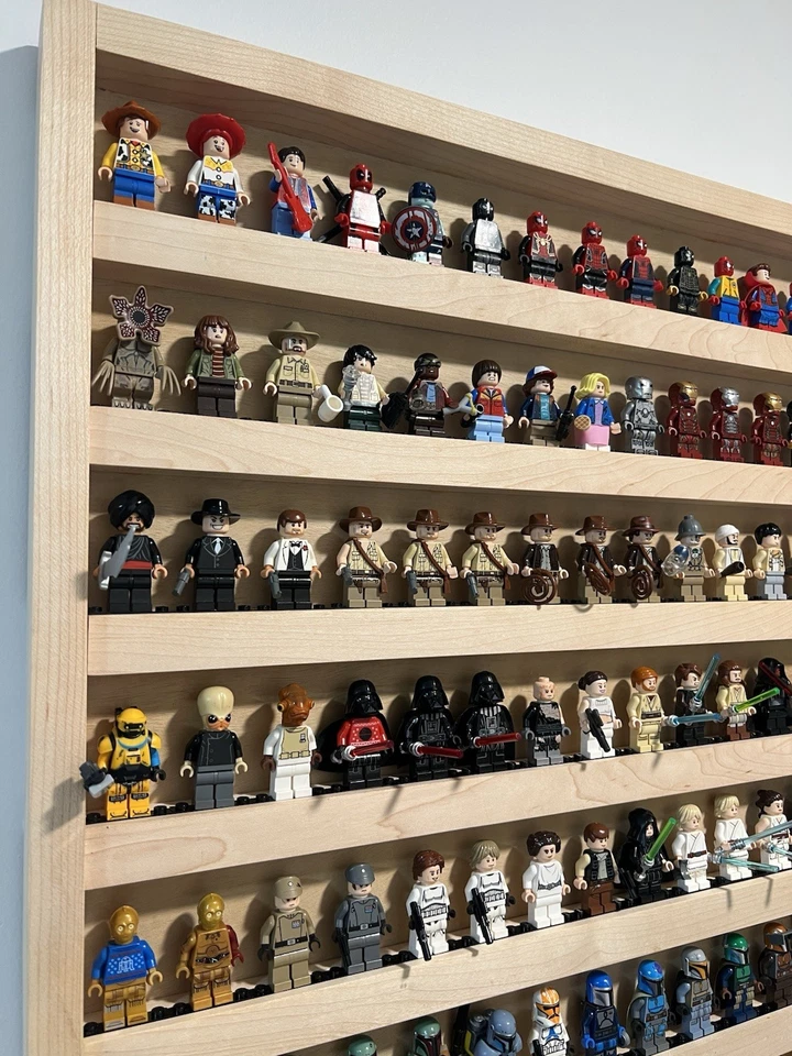 Expositor de minifiguras Lego de madera dura personalizado Foto 2 de 4