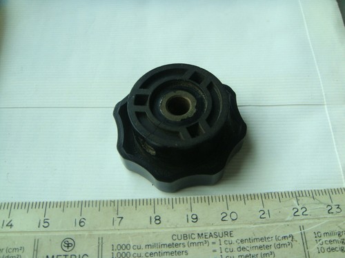 Vintage USA Made 1.5 inch Dakaware Bakelite Knob - Free Shipping - Picture 2 of 6