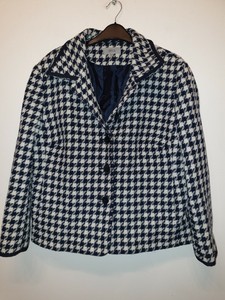 ladies white jacket size 20