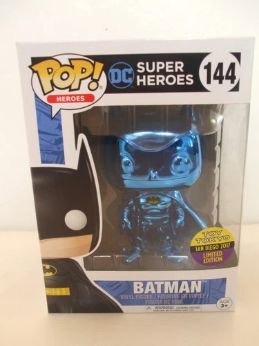 Funko Pop Batman Blue Chrome Toy Tokyo SDCC San Diego 2017 In pop Protector LE