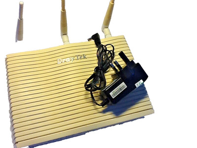 DrayTek Vigor2830N ADSL2+ Security Firewall mit Netzteil DrayTek Vigor2830 Annex A