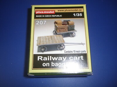PlusModel-1:35-207-Bahnsteigwagen mit Gepäck -Neuwertig-Siehe Bilder-OVP