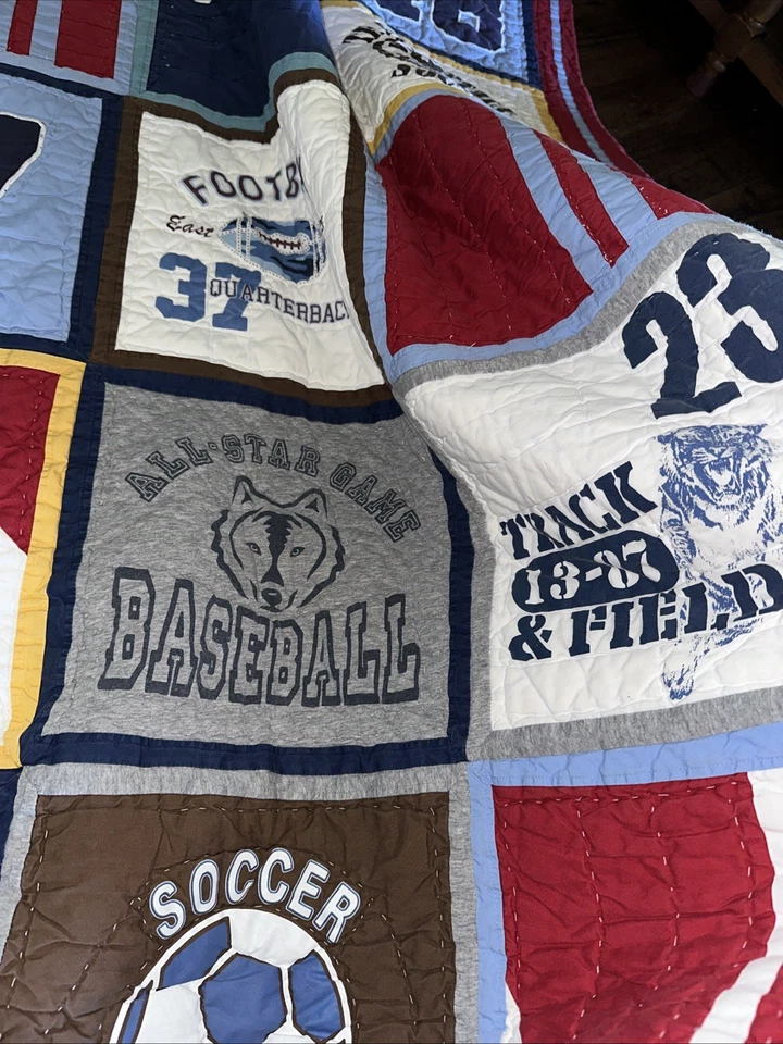 "Colcha Pottery Barn Kids Sports Team Ball Club azul rojo completa/queen 87""x85""" Foto 4 de 4