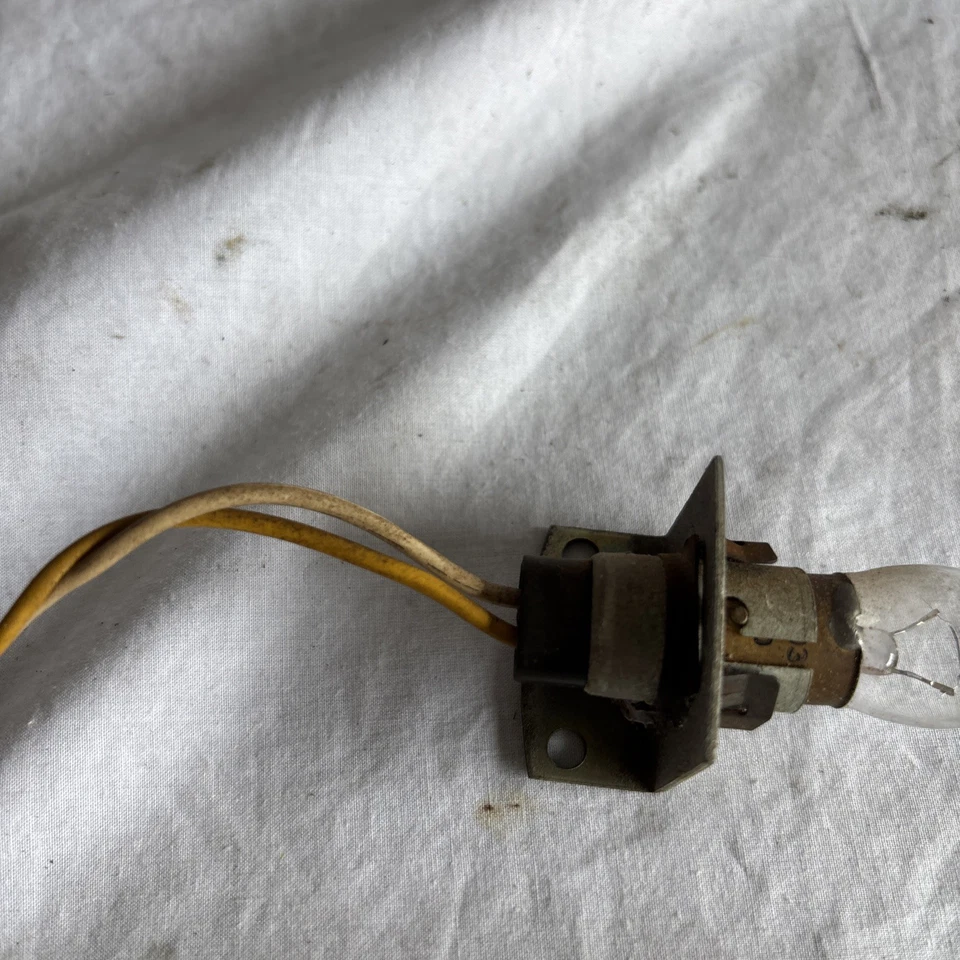 81-93 DODGE D150 INTERIOR DOMO LENTE DE LUZ CON CARCASA DE BOMBILLA OEM Foto 2 de 4