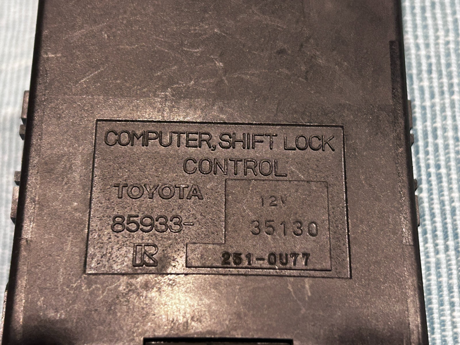95 to 00 TOYOTA FOUR WHEEL DRIVE SHIFT LOCK CONTROL COMPUTER