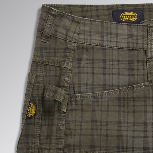 DIADORA - Bermuda da lavoro stretch multitasche mod. Tinto Capo verde cod.179824 - Foto 4 di 4