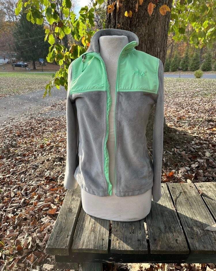 FILA SPORT GIACCA CON CERNIERA A BLOCCHI COLORE VERDE E GRIGIO IN PERFETTE CONDIZIONI XS DONNA
