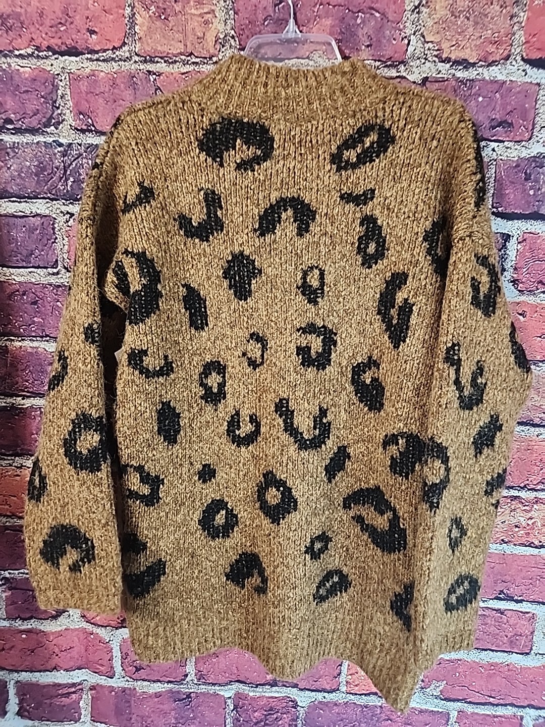 Universal Thread Sz Medium Leopard Print Pullover… - image 8