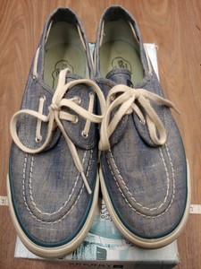 sperry chambray boat shoe