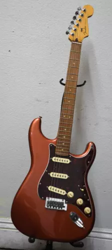 Fender Player Plus Stratocaster Aged Candy Apple Red
