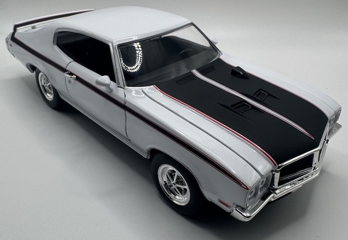 ミニカー s2019 CLASSIC L WORKS 1970 BUICK GSX 1970 Buick GSX, WHITE/BLACK1:24 scale Die-cast Model RARE FIND | eBay